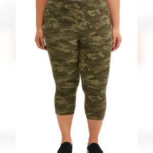 Terra & Sky NWOT Capri Super Soft Camouflage Women Leggings PLUS SZ 5X 32W /34W